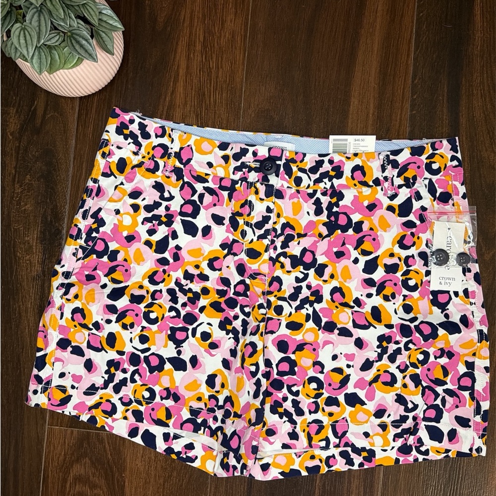 crown & ivy  Women's Shorts Size 8 Colorful Leopard Print